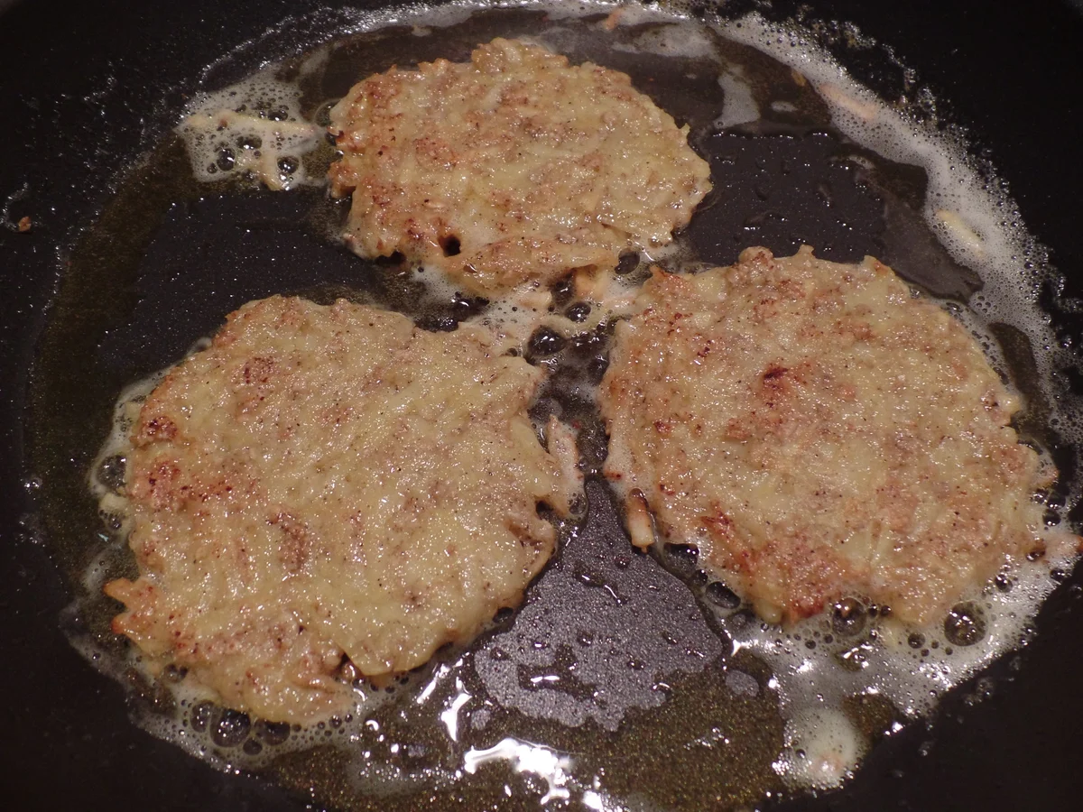 Kartoffel-Haferflocken-Puffer mit Apfel-Birnen-Mus . - Rezept - Bild Nr. 4306