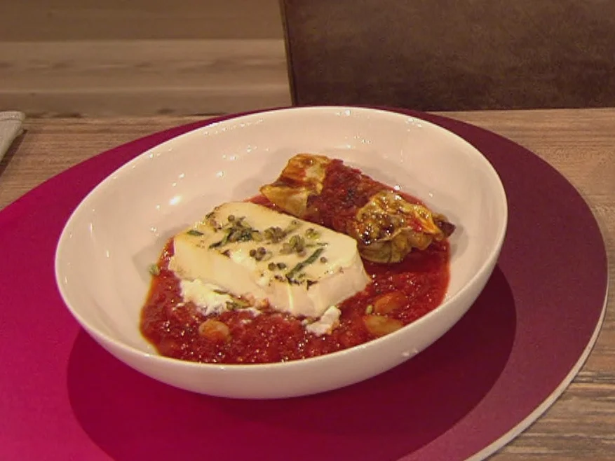 Rezept: Serbische Kohlroulade mit Tomaten-Bohnen-Gemüse (Cale Kalay) Bild Nr. 2 Serbische Kohlroulade mit Tomaten-Bohnen-Gemüse (Cale Kalay) - Rezept - Bild Nr. 2