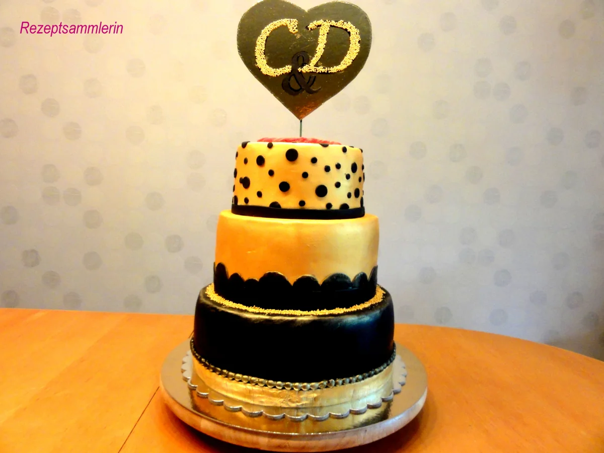 Rezept: FONDANT: " HOCHZEITSTORTE " mal nicht Klassisch Bild Nr. 4315 FONDANT: " HOCHZEITSTORTE " mal nicht Klassisch - Rezept - Bild Nr. 4315