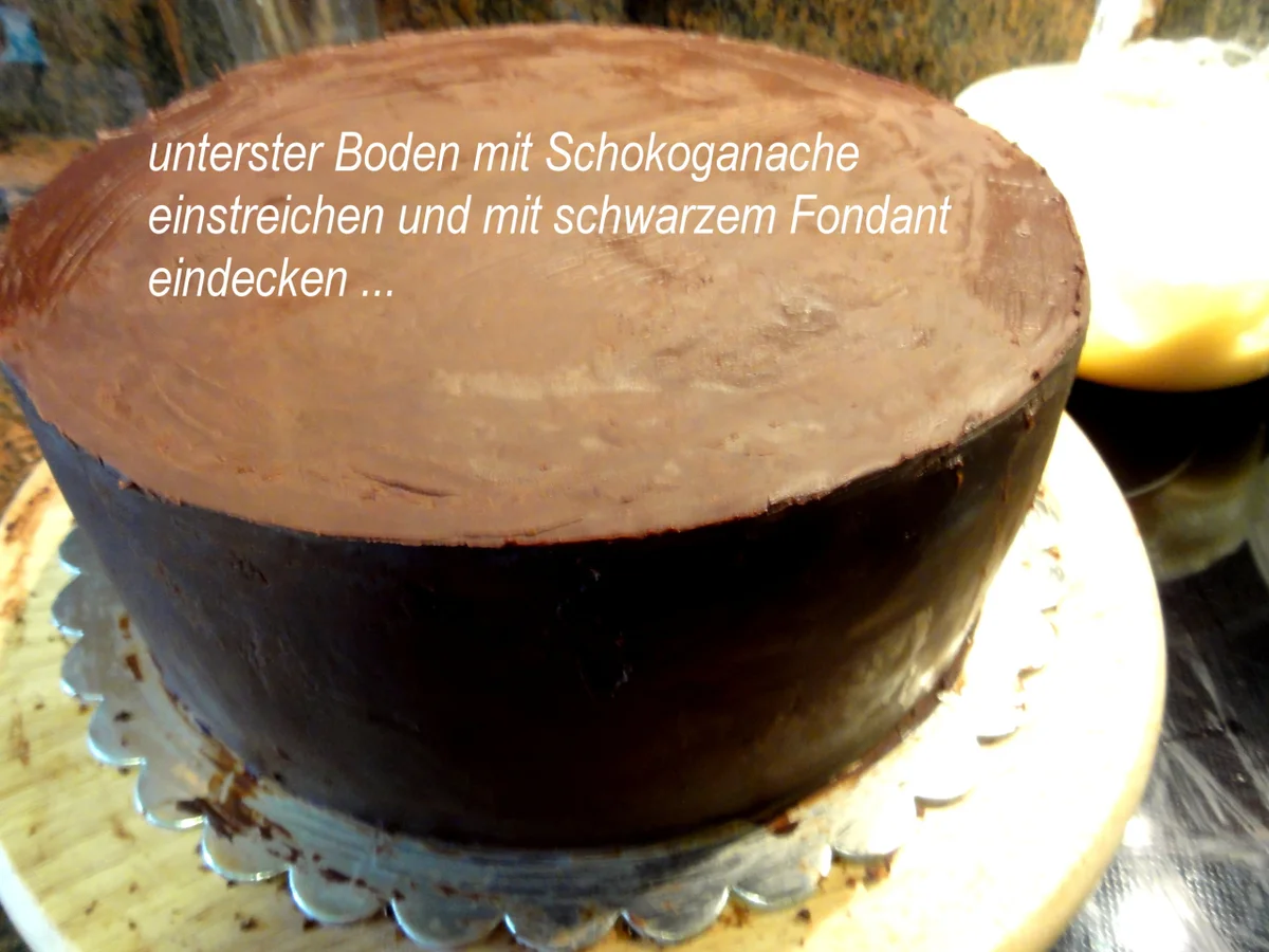 Rezept: FONDANT: " HOCHZEITSTORTE " mal nicht Klassisch Bild Nr. 4316 FONDANT: " HOCHZEITSTORTE " mal nicht Klassisch - Rezept - Bild Nr. 4316