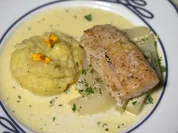 Zander auf karamellisierten Kohlrabi-Spalten, Knoblauch-Schnittlauch-Schmand und Kartoffel - Rezept - Bild Nr. 4324