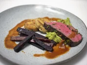 Rinderfilet an Sous Vide verfahren mit Semmelknödeln, Wurzelgemüse und Erbsenpüree - Rezept - Bild Nr. 4324