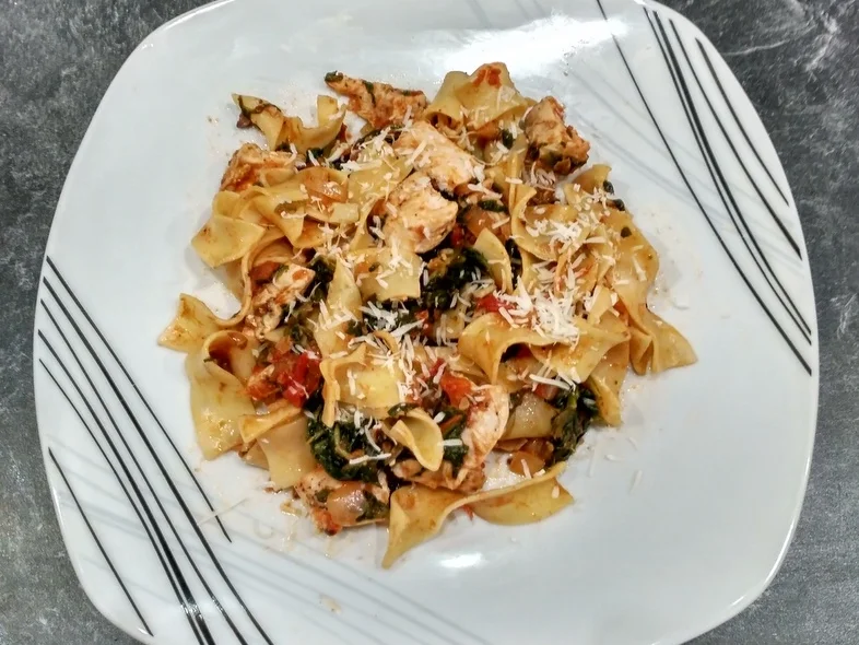 Bandnudeln mit Hähnchen und Spinat - Rezept - Bild Nr. 4324