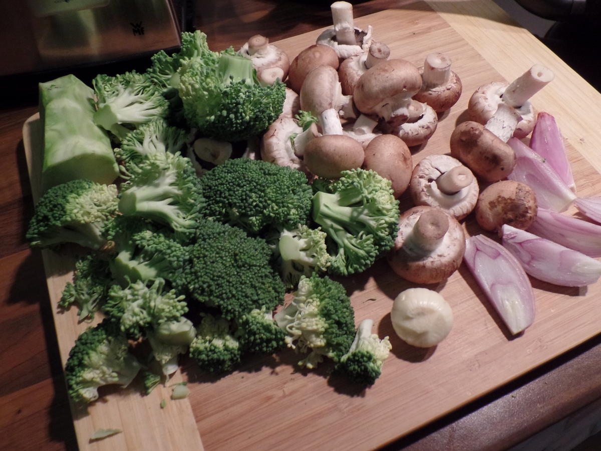 Pilz-Broccoli-Pfanne - Rezept mit Bild - kochbar.de