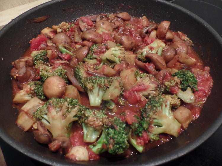 Pilz-Broccoli-Pfanne - Rezept mit Bild - kochbar.de