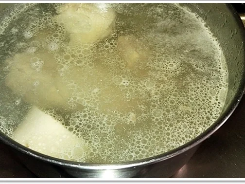 Fleischbrühe mit Nudeln, Pak Choi, Bittermelone , Tofu und .... - Rezept - Bild Nr. 4347