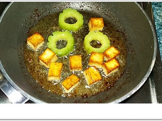 Fleischbrühe mit Nudeln, Pak Choi, Bittermelone , Tofu und .... - Rezept - Bild Nr. 4349