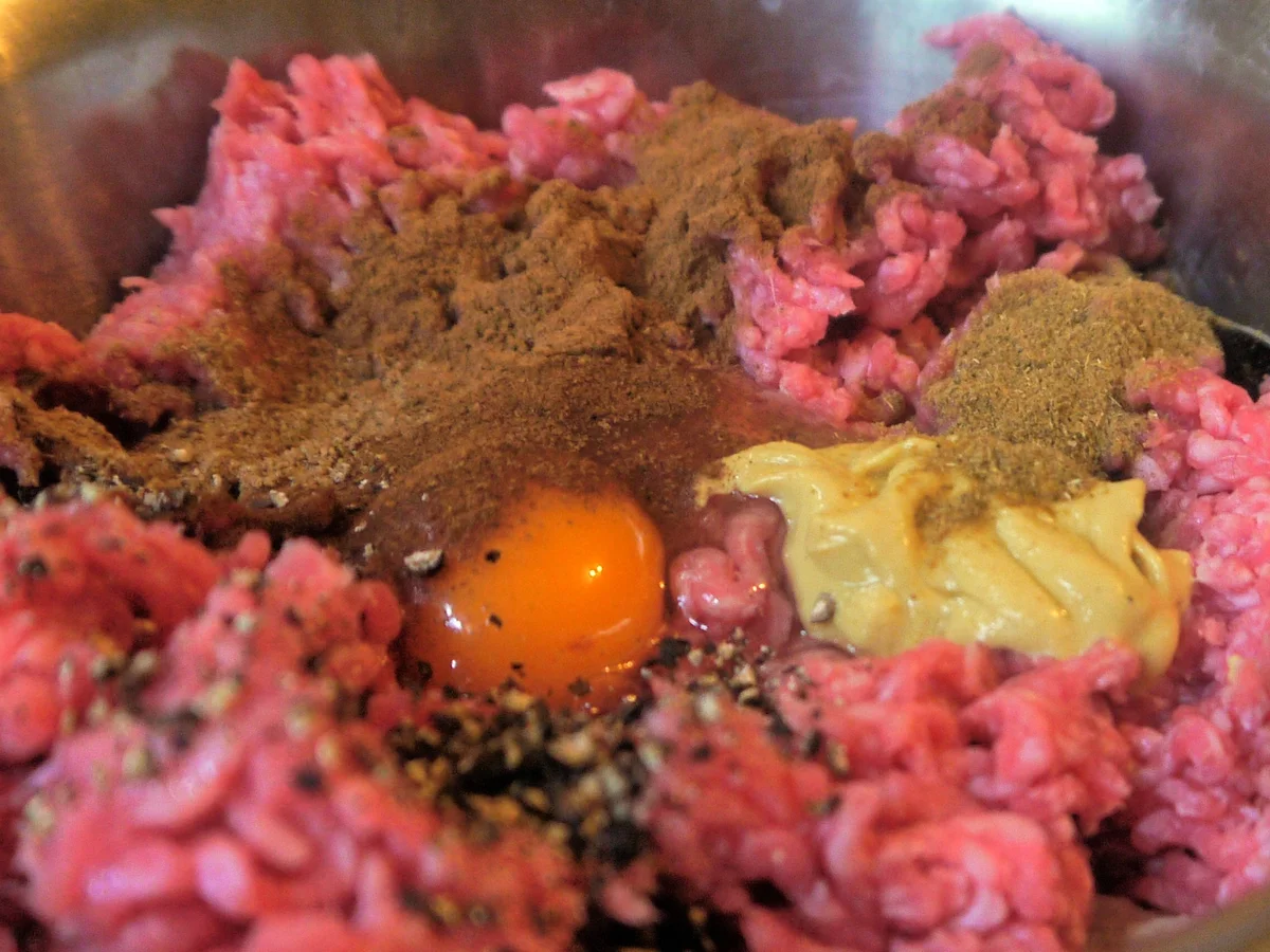 Orientalische Hackbällchen in Spitzpaprikarahm - Rezept - Bild Nr. 4