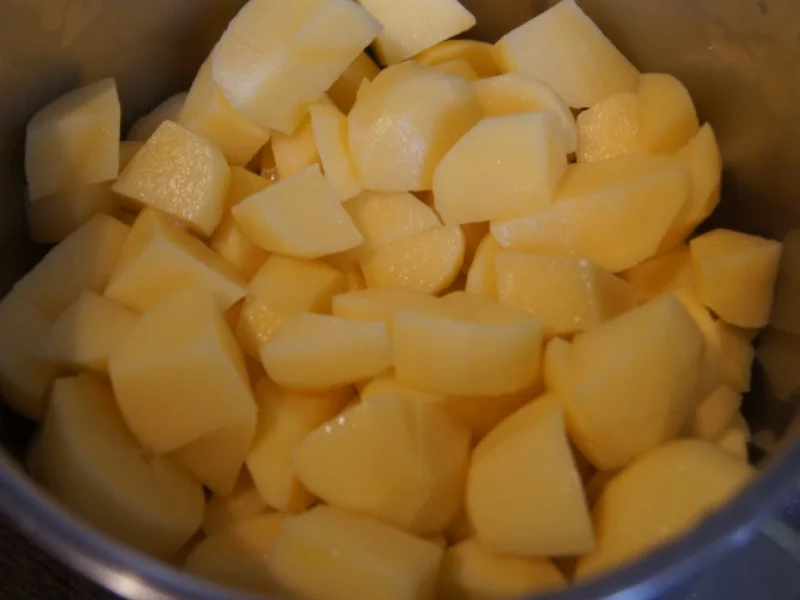 Rezept: Überbackenes Rinder-Gemüse-Hackfleisch mit Kartoffelstampf Bild Nr. 4352 Überbackenes Rinder-Gemüse-Hackfleisch mit Kartoffelstampf - Rezept - Bild Nr. 4352