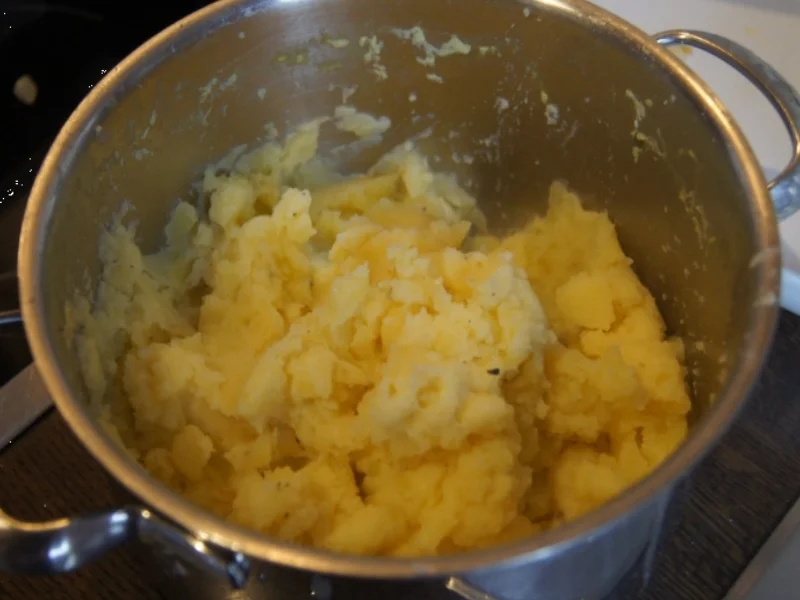 Rezept: Überbackenes Rinder-Gemüse-Hackfleisch mit Kartoffelstampf Bild Nr. 4353 Überbackenes Rinder-Gemüse-Hackfleisch mit Kartoffelstampf - Rezept - Bild Nr. 4353