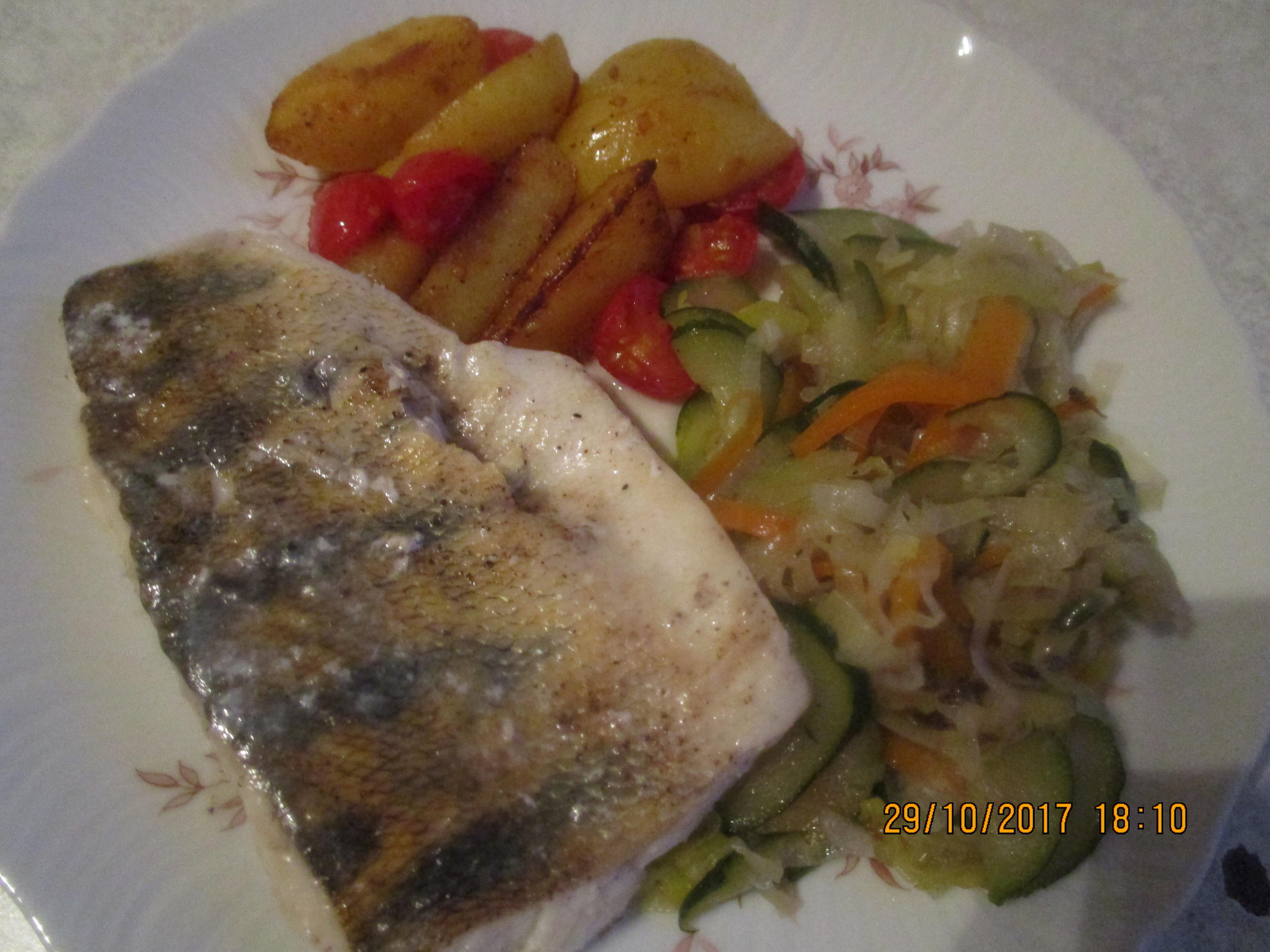 Bilder für Zander mit lecker Gemüse und Tomaten-Kartoffeln - Rezept