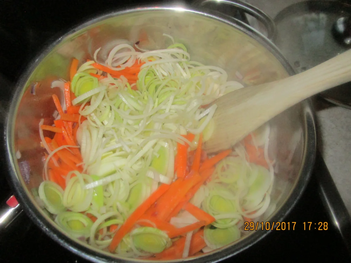 Rezept: Zander mit lecker Gemüse und Tomaten-Kartoffeln Bild Nr. 4380 Zander mit lecker Gemüse und Tomaten-Kartoffeln - Rezept - Bild Nr. 4380