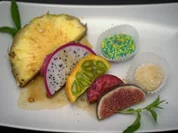 Brigadeiros und Beijinhos mit tropischen Früchten - Rezept - Bild Nr. 4365