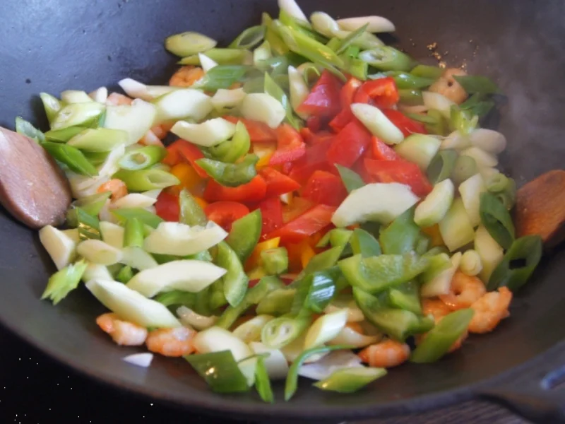 Rezept: Süß-saures Gemüse-Garnelen-Curry mit Curry-Reis Bild Nr. 4371 Süß-saures Gemüse-Garnelen-Curry mit Curry-Reis - Rezept - Bild Nr. 4371