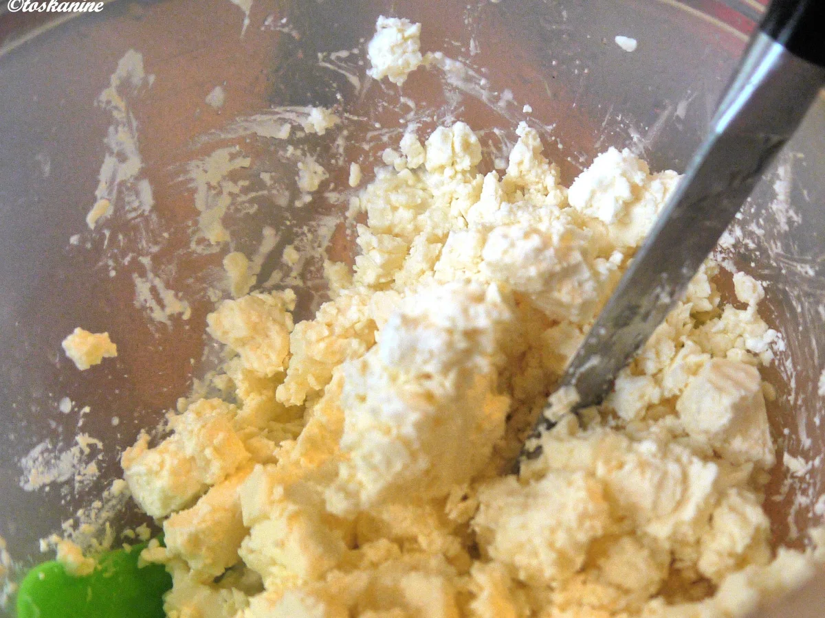 Rezept: Avocado-Feta-Chili-Aufstrich Bild Nr. 3 Avocado-Feta-Chili-Aufstrich - Rezept - Bild Nr. 3