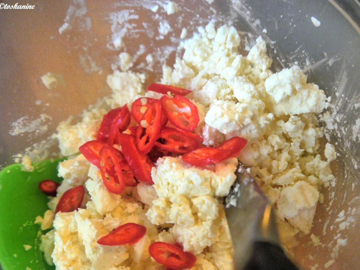 Rezept: Avocado-Feta-Chili-Aufstrich Bild Nr. 4 Avocado-Feta-Chili-Aufstrich - Rezept - Bild Nr. 4