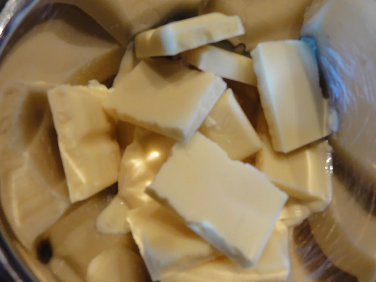 FONDANT:   " DAS HERZ IN DER TORTE " - Rezept - Bild Nr. 4377