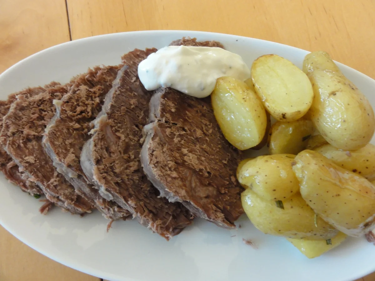 Fleisch:   TAFELSPITZ  mit Meerrettich-Schnittlauchsauce - Rezept - Bild Nr. 4390