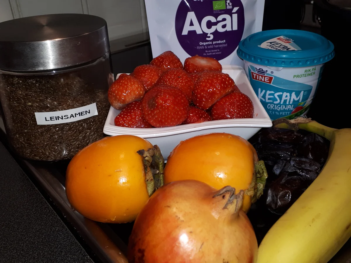 Rezept: BiNe` S KAKI - ERDBEER - SMOOTHIE Bild Nr. 4413 BiNe` S KAKI - ERDBEER - SMOOTHIE - Rezept - Bild Nr. 4413