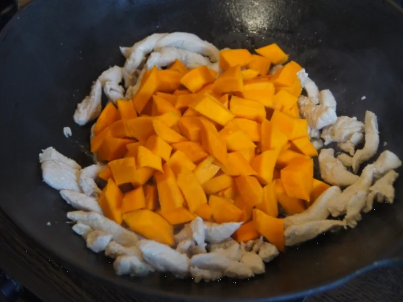 Rezept: Kürbis-Gemüse-Hähnchenbrustfilet-Wok süß-sauer mit Basmatireis Bild Nr. 4419 Kürbis-Gemüse-Hähnchenbrustfilet-Wok süß-sauer mit Basmatireis - Rezept - Bild Nr. 4419