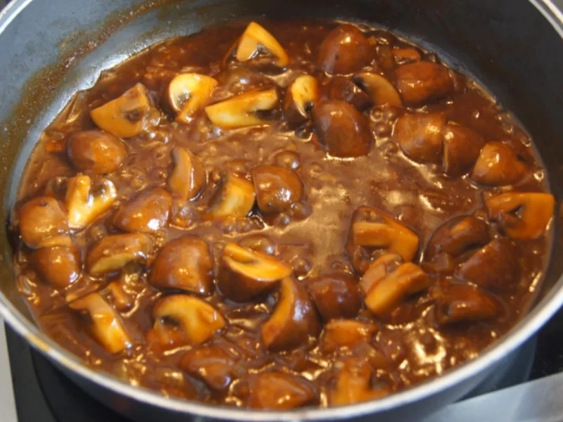 Rezept: Krosser Alpenspeck mit Champignonsauce auf Kartoffelstampf Bild Nr. 4423 Krosser Alpenspeck mit Champignonsauce auf Kartoffelstampf - Rezept - Bild Nr. 4423