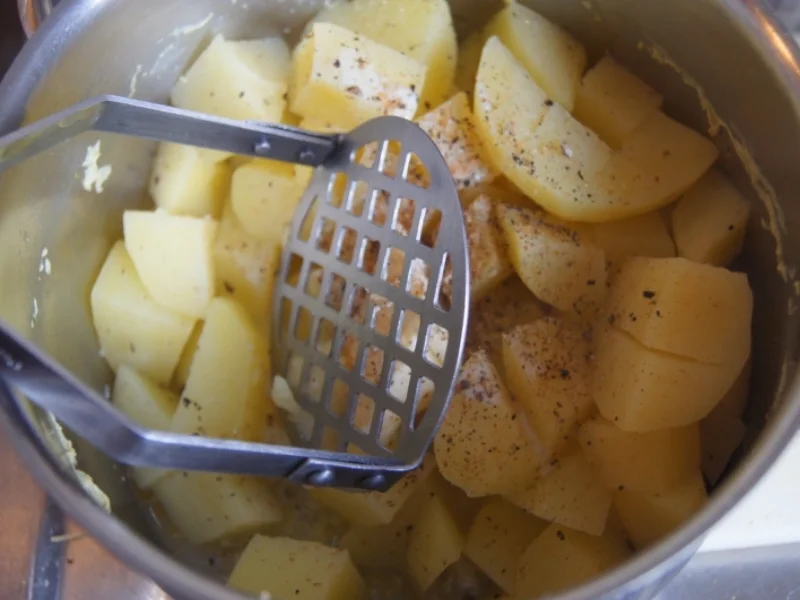 Rezept: Krosser Alpenspeck mit Champignonsauce auf Kartoffelstampf Bild Nr. 4425 Krosser Alpenspeck mit Champignonsauce auf Kartoffelstampf - Rezept - Bild Nr. 4425