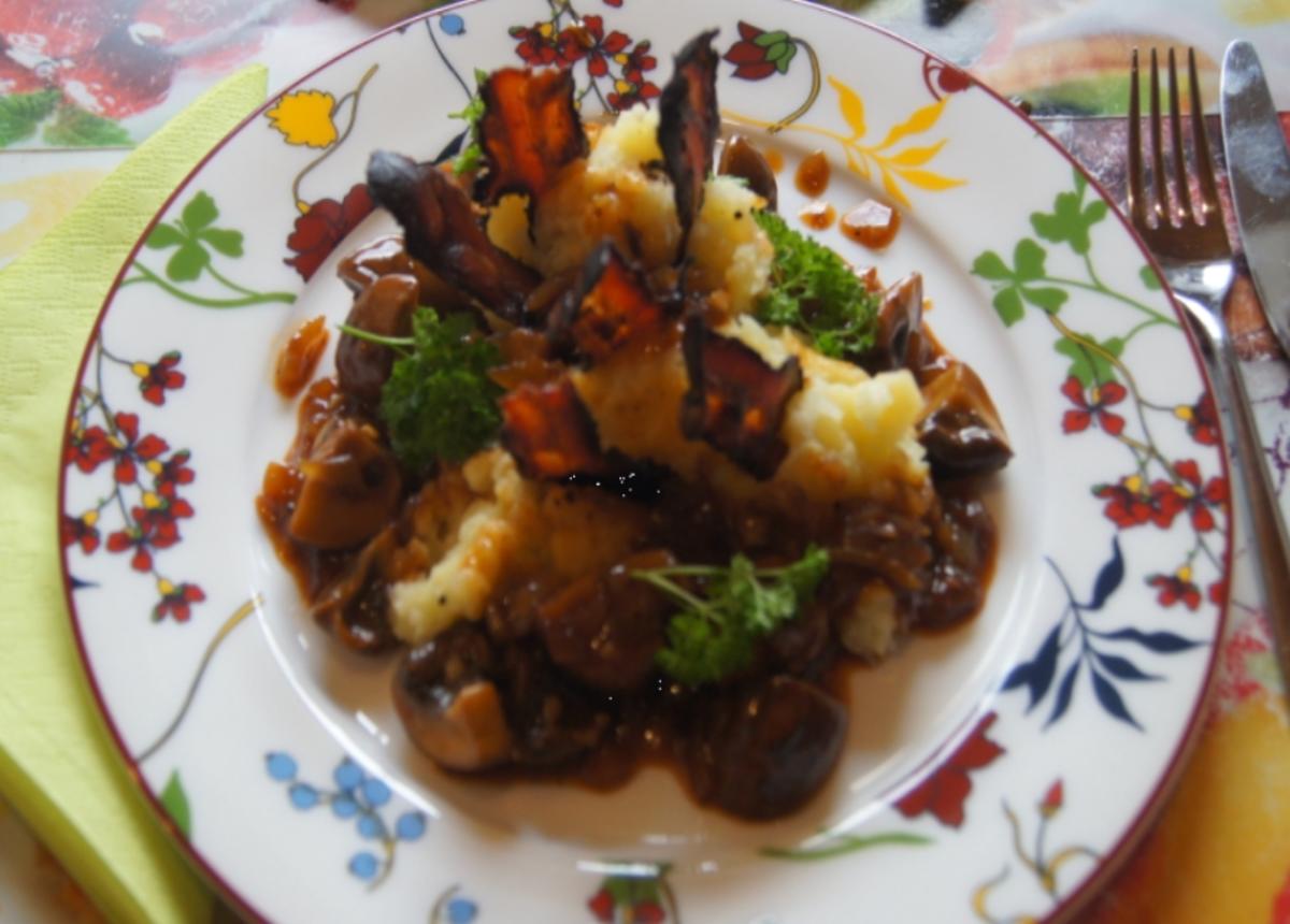 Krosser Alpenspeck mit Champignonsauce auf Kartoffelstampf - Rezept - Bild Nr. 4427