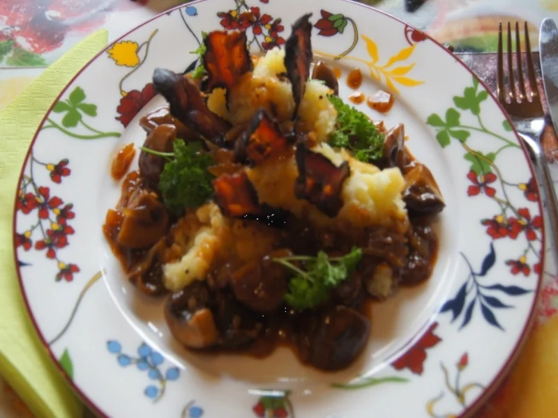 Rezept: Krosser Alpenspeck mit Champignonsauce auf Kartoffelstampf Bild Nr. 4427 Krosser Alpenspeck mit Champignonsauce auf Kartoffelstampf - Rezept - Bild Nr. 4427