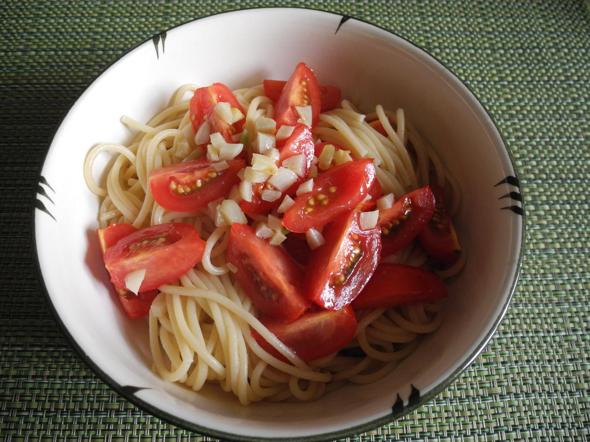 Knoblauch - Tomaten - Nudeln - Rezept - Bild Nr. 4424