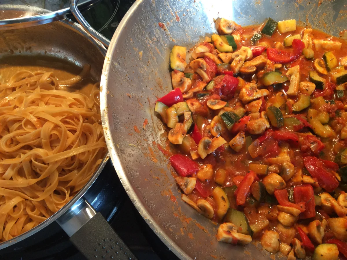 Rezept: Chili Nudeln mit Gemüse auf italienische Art, leicht scharf Bild Nr. 4436 Chili Nudeln mit Gemüse auf italienische Art, leicht scharf - Rezept - Bild Nr. 4436