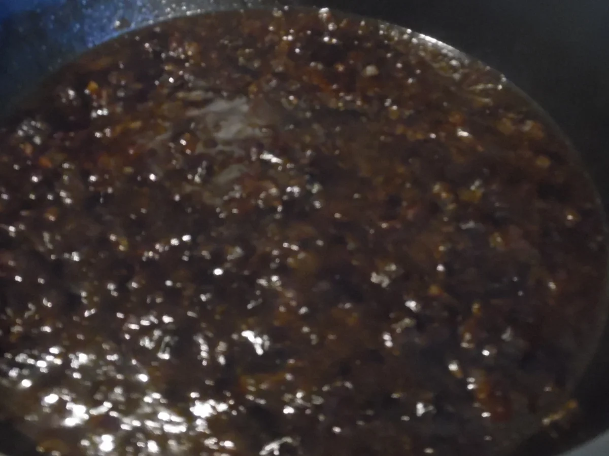 Schweinefilet im Bacon-Mantel mit Pflaumen-Frischkäsefüllung und Madeira-Pflaumensoße - Rezept - Bild Nr. 4443