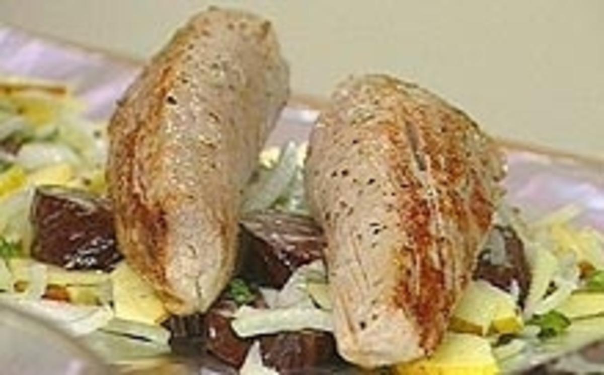 Bilder für Schweinefilet mit Zwiebel, Apfel und Blutwurst - Rezept