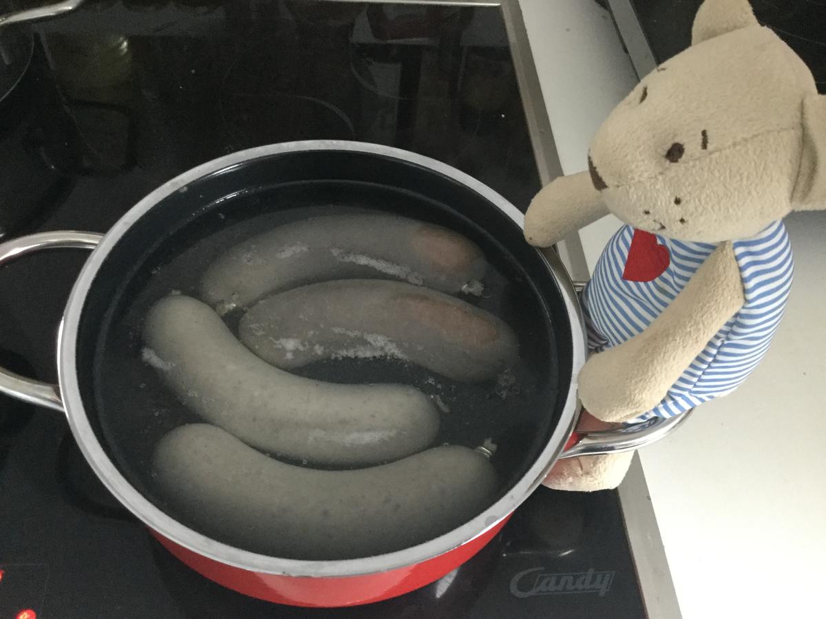 Blut- und Leberwurst mit Kartoffeln und Sauerkraut - Rezept - kochbar.de