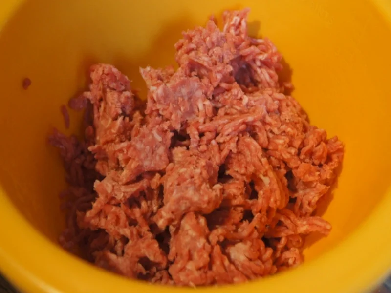 Gefüllte Spitzpaprika auf Waldpilzrahmsauce mit herzhaften Sellerie-Kartoffelstampf - Rezept - Bild Nr. 4471