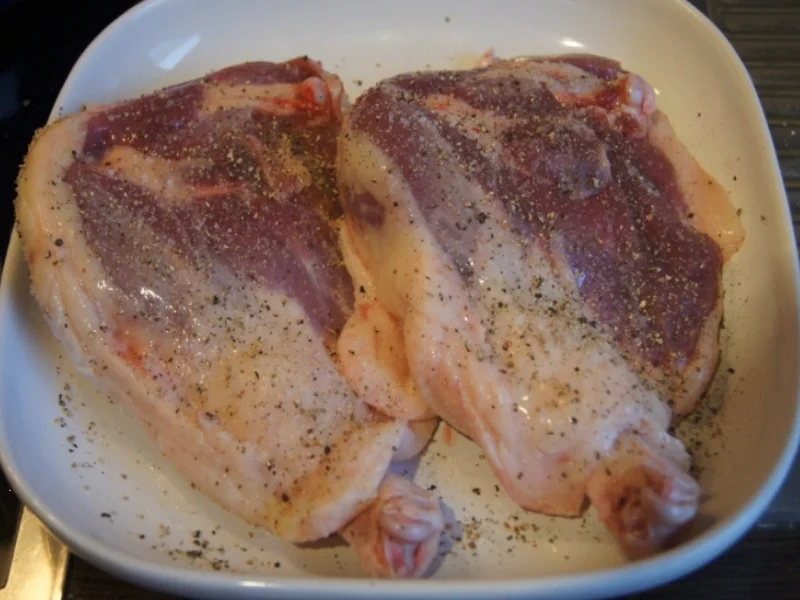 Gänsekeule mit Gemüse-Rahm-Sauce, Knödel und Ananas-Apfel-Rotkohl - Rezept - Bild Nr. 4476