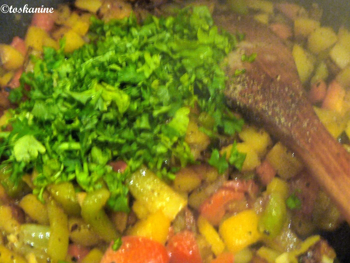 Rezept: Deftige Kartoffel-Paprika-Pfanne Bild Nr. 7 Deftige Kartoffel-Paprika-Pfanne - Rezept - Bild Nr. 7