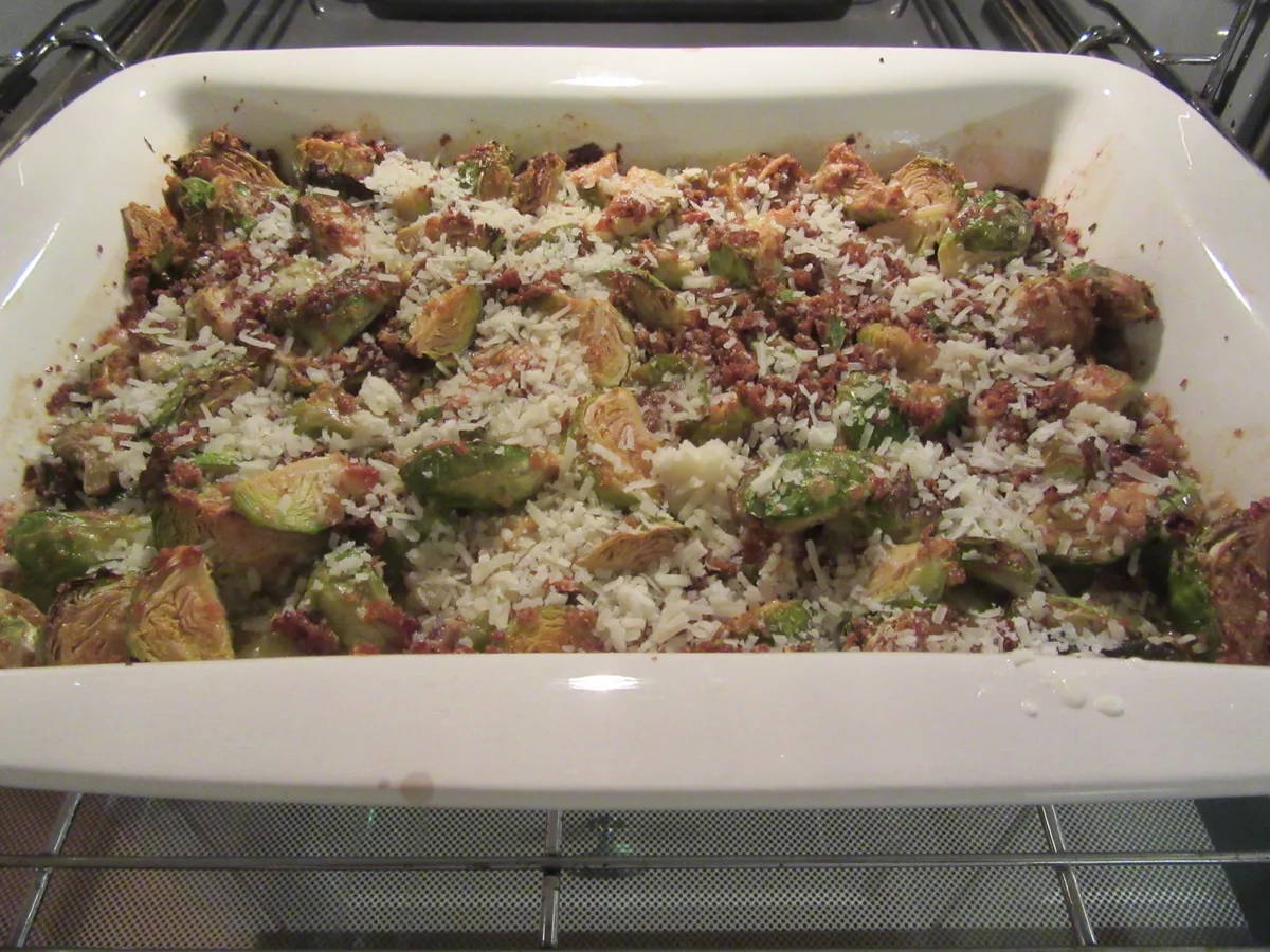 Fleisch: Knusperlende mit Rosenkohlgratin - Rezept - Bild Nr. 4484