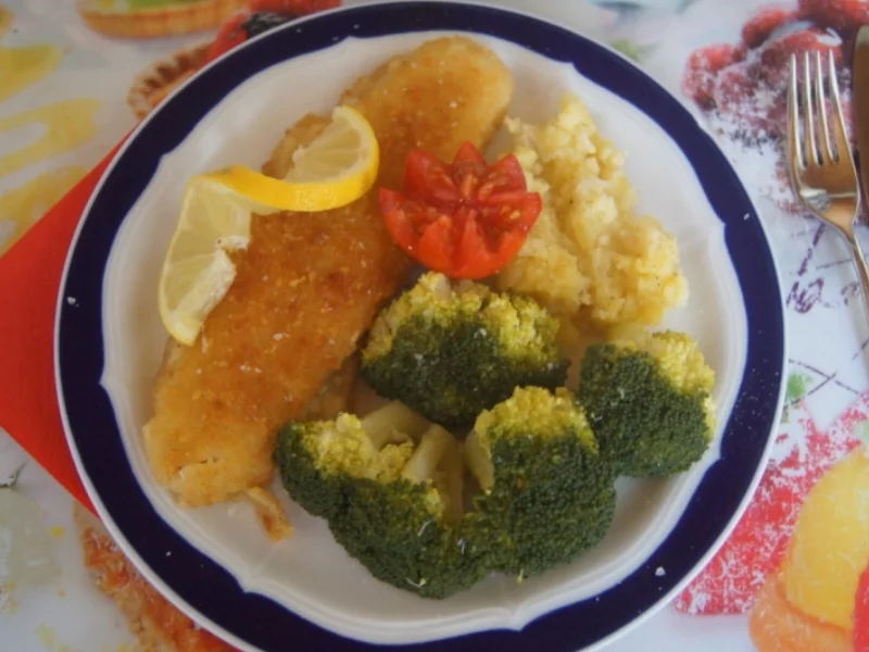 Rezept: Alaska-Seelachs-Filet mit Brokkoli und Sellerie-Kartoffelstampf Bild Nr. 4483 Alaska-Seelachs-Filet mit Brokkoli und Sellerie-Kartoffelstampf - Rezept - Bild Nr. 4483