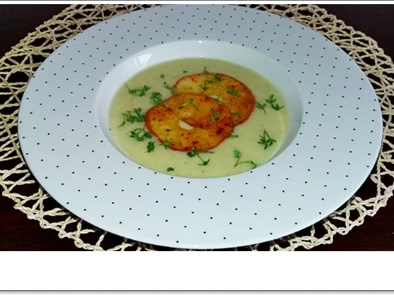 Staudensellerie Creme-Suppe mit gebratenen-Apfelscheiben - Rezept - Bild Nr. 4480