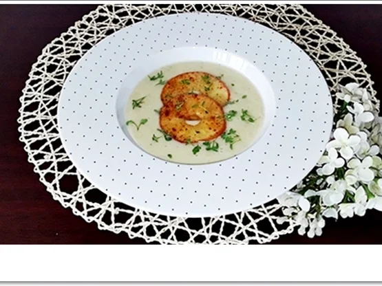 Staudensellerie Creme-Suppe mit gebratenen-Apfelscheiben - Rezept - Bild Nr. 4481