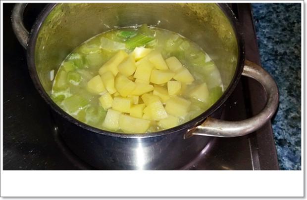 Staudensellerie Creme-Suppe mit gebratenen-Apfelscheiben - Rezept ...