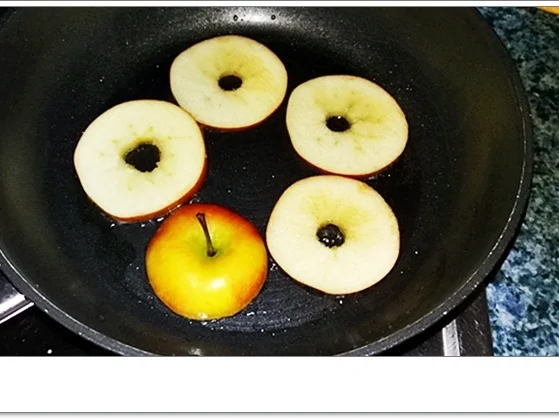 Staudensellerie Creme-Suppe mit gebratenen-Apfelscheiben - Rezept - Bild Nr. 4490