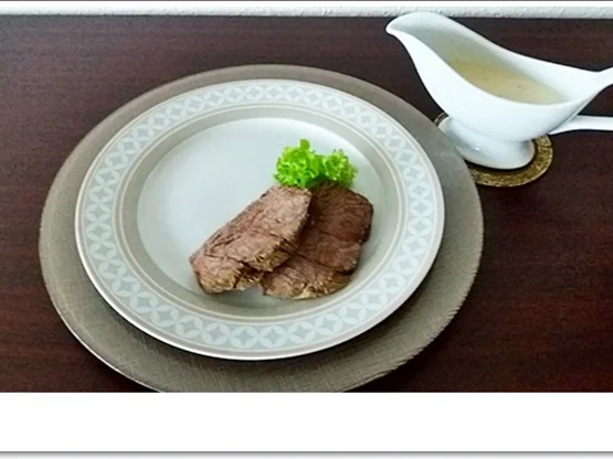 Rezept: Tafelspitz mit Meerrettichsauce und Kartoffelklöße Bild Nr. 4495 Tafelspitz mit Meerrettichsauce und Kartoffelklöße - Rezept - Bild Nr. 4495