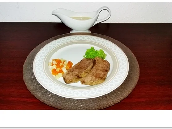 Rezept: Tafelspitz mit Meerrettichsauce und Kartoffelklöße Bild Nr. 4496 Tafelspitz mit Meerrettichsauce und Kartoffelklöße - Rezept - Bild Nr. 4496