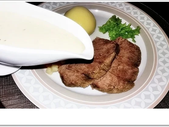 Rezept: Tafelspitz mit Meerrettichsauce und Kartoffelklöße Bild Nr. 4497 Tafelspitz mit Meerrettichsauce und Kartoffelklöße - Rezept - Bild Nr. 4497