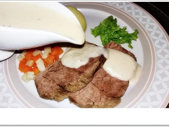 Rezept: Tafelspitz mit Meerrettichsauce und Kartoffelklöße Bild Nr. 4498 Tafelspitz mit Meerrettichsauce und Kartoffelklöße - Rezept - Bild Nr. 4498