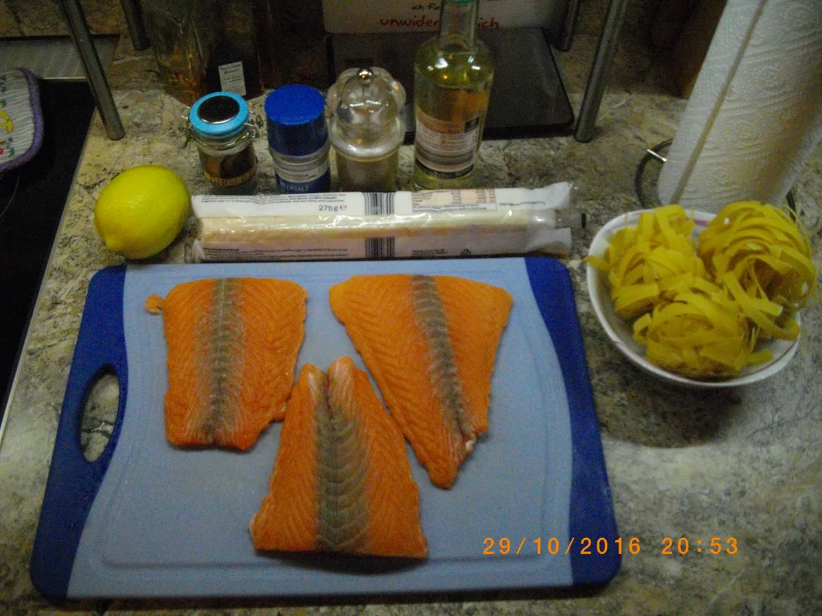 Lachsfilet im Blätterteig auf Zitronensoße - Rezept - Bild Nr. 4485