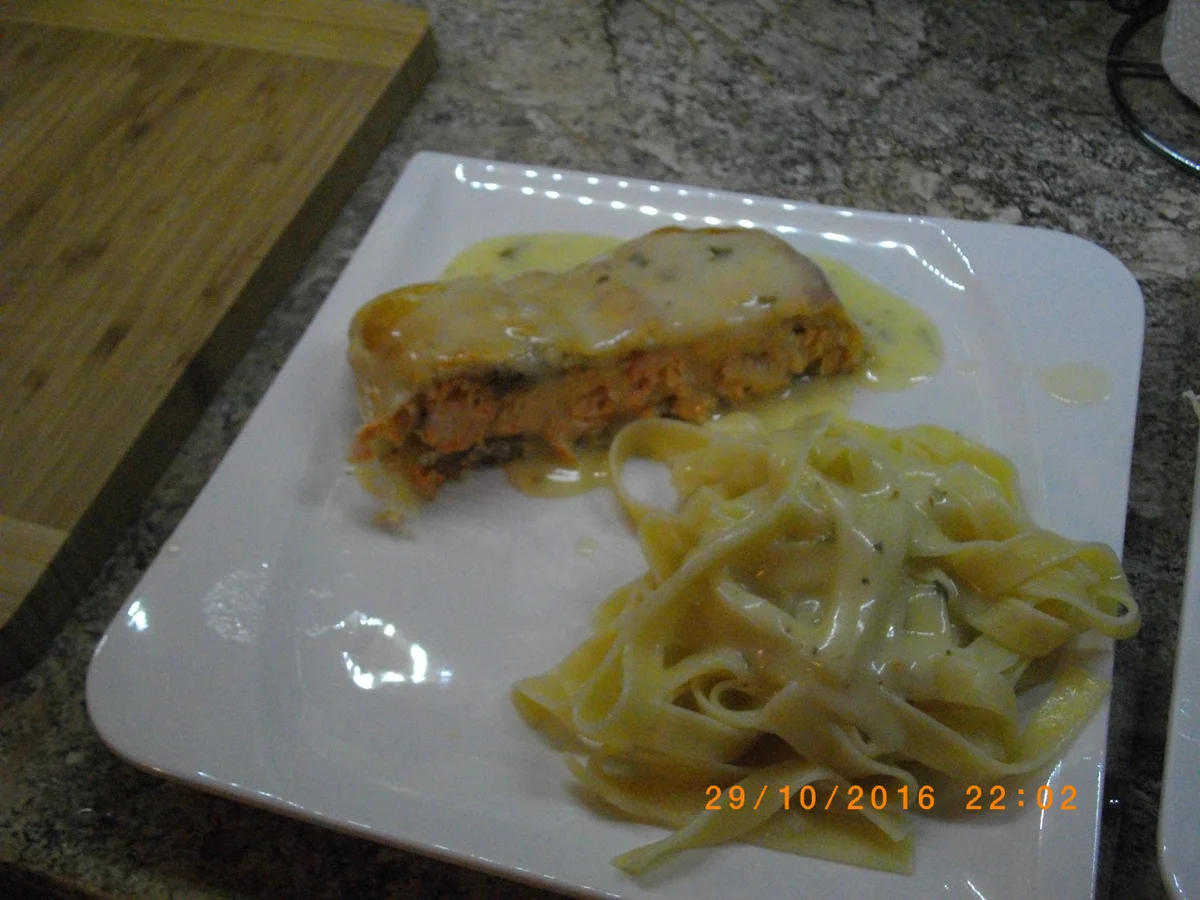 Lachsfilet im Blätterteig auf Zitronensoße - Rezept - Bild Nr. 4491