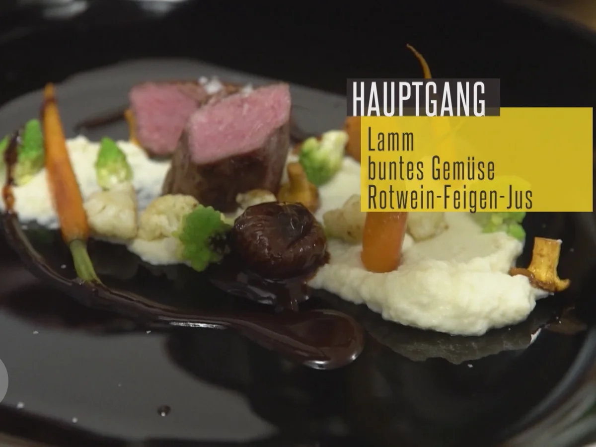 Rezept: Lamm an Blumenkohl-Sellerie-Püree mit saisonalem Gemüse und Rotwein-Feigen-Soße Bild Nr. 2 Lamm an Blumenkohl-Sellerie-Püree mit saisonalem Gemüse und Rotwein-Feigen-Soße - Rezept - Bild Nr. 2
