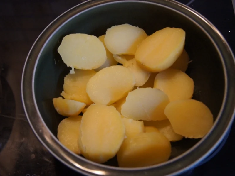 Rezept: Alaska-Seelachs-Filet mit Rahm-Kohlrabi und Ofenkartoffeln Bild Nr. 4504 Alaska-Seelachs-Filet mit Rahm-Kohlrabi und Ofenkartoffeln - Rezept - Bild Nr. 4504